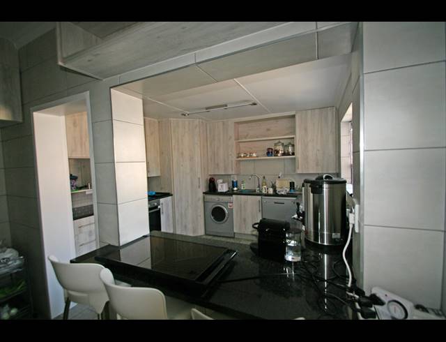 3 BEDROOM SECTIONAL TITLE FOR SALE IN FAIRMOUNT